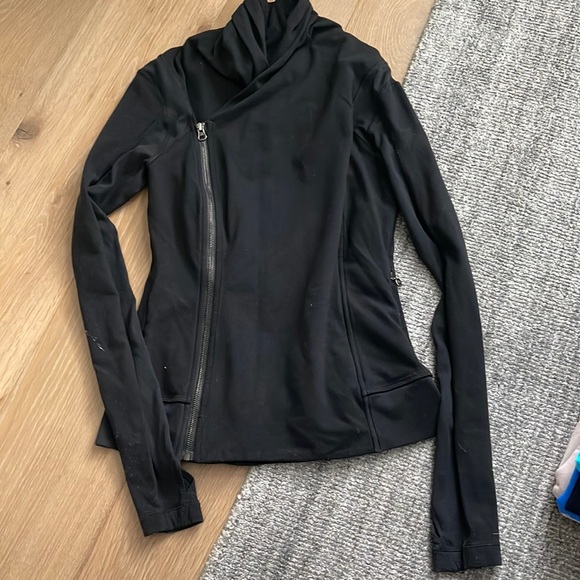 Lululemon jacket - Picture 1 of 2